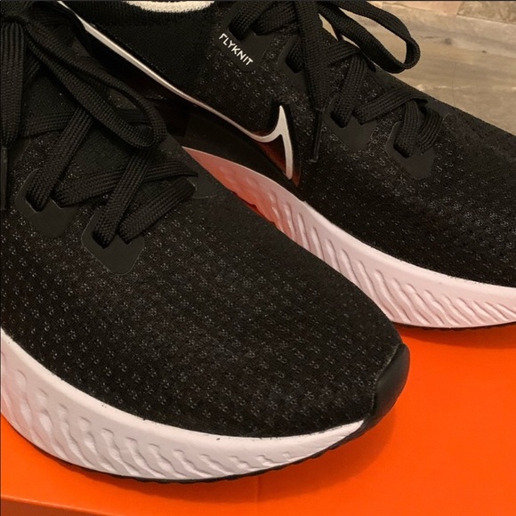 Nike React Infinity Flyknit Runner - Picture 3 of 6